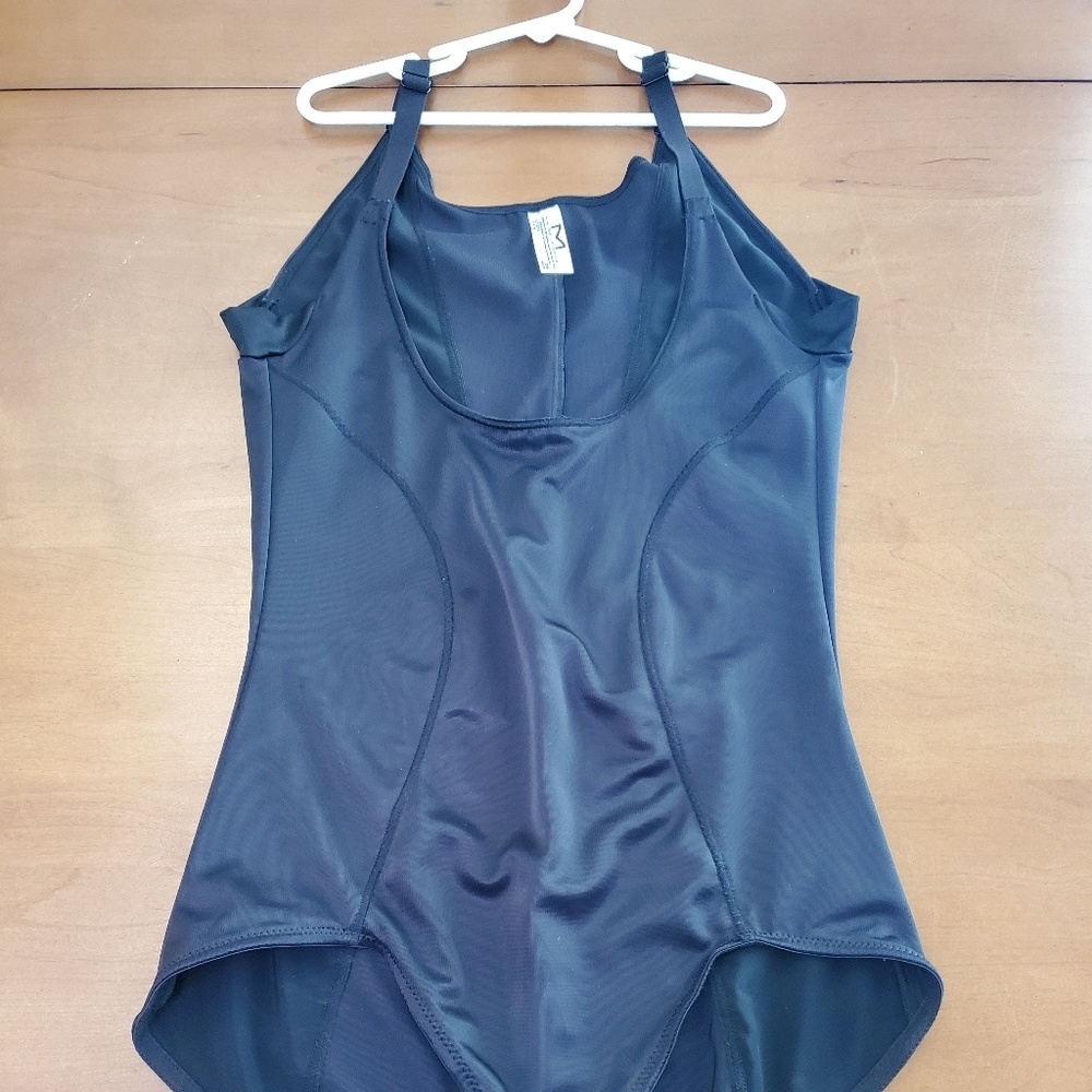 **FINAL MARKDOWN** Maidenform body shaper